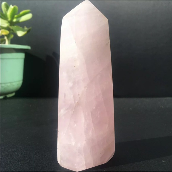 Other - 252g Natural rose quartz crystal point